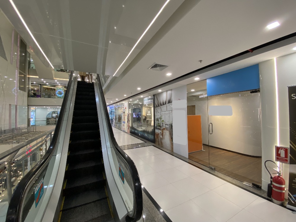 For RentRetail SpaceSukhumvit, Asoke, Thonglor : Shop for rent in the heart of Asoke, suitable for a clinic and beauty salon.