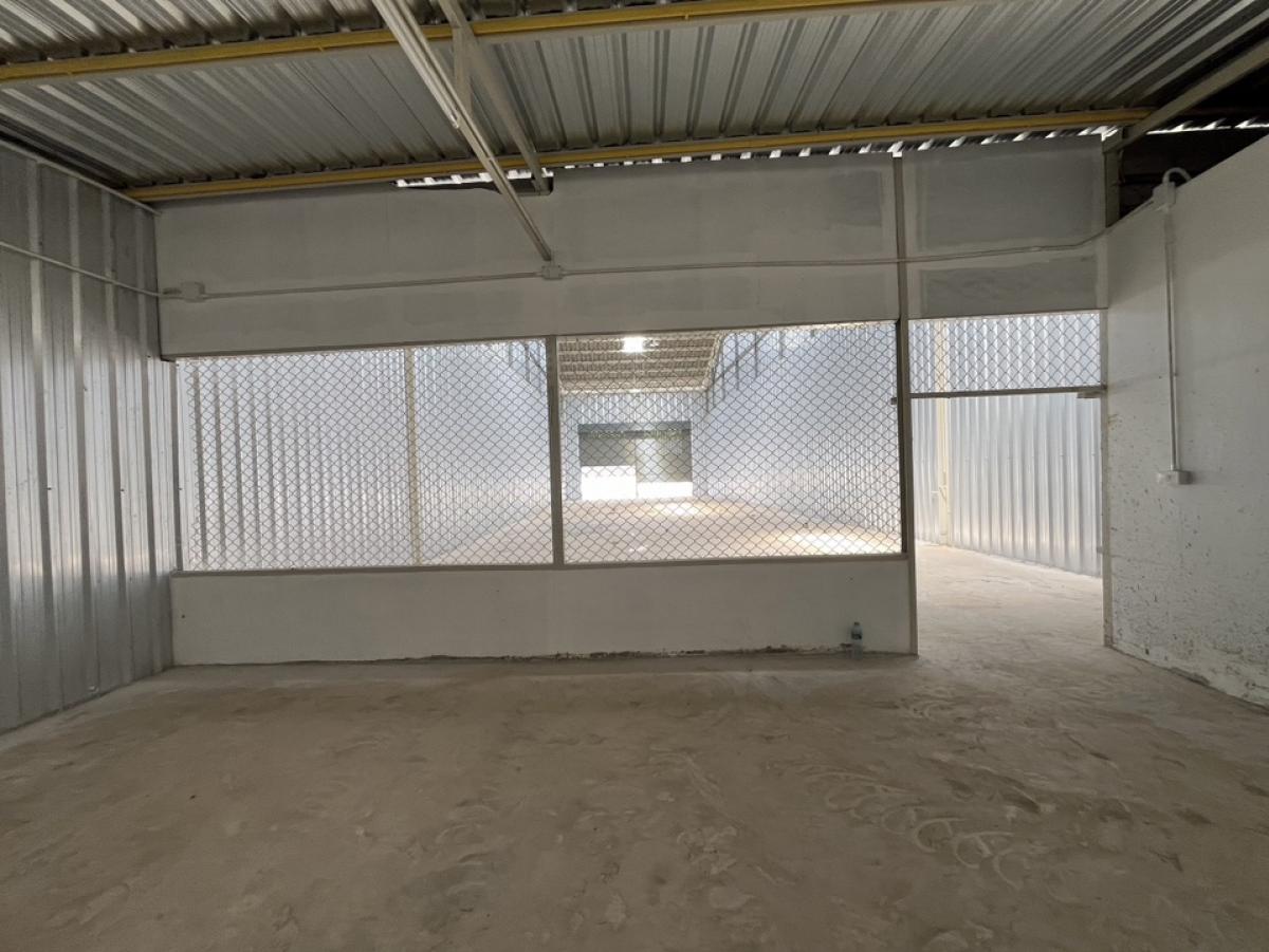 For RentWarehouseMin Buri, Romklao : For rent: Warehouse, Store, Logistics, size 231 square meters, Soi Ram Intra 109 (Phraya Suren), Min Buri, Bangkok 10510