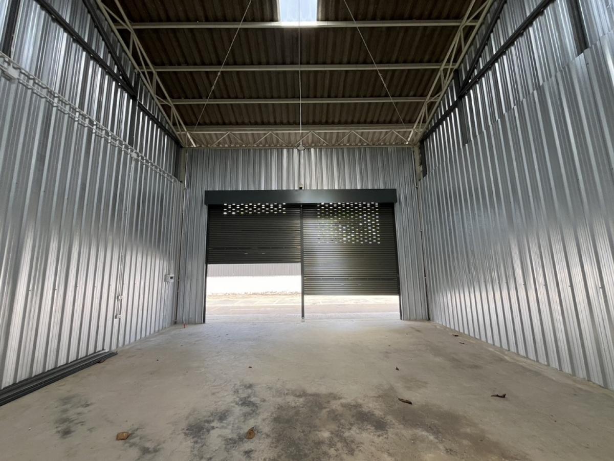 For RentWarehouseMin Buri, Romklao : For rent: Warehouse, Store, Logistics, size 231 square meters, Soi Ram Intra 109 (Phraya Suren), Min Buri, Bangkok 10510