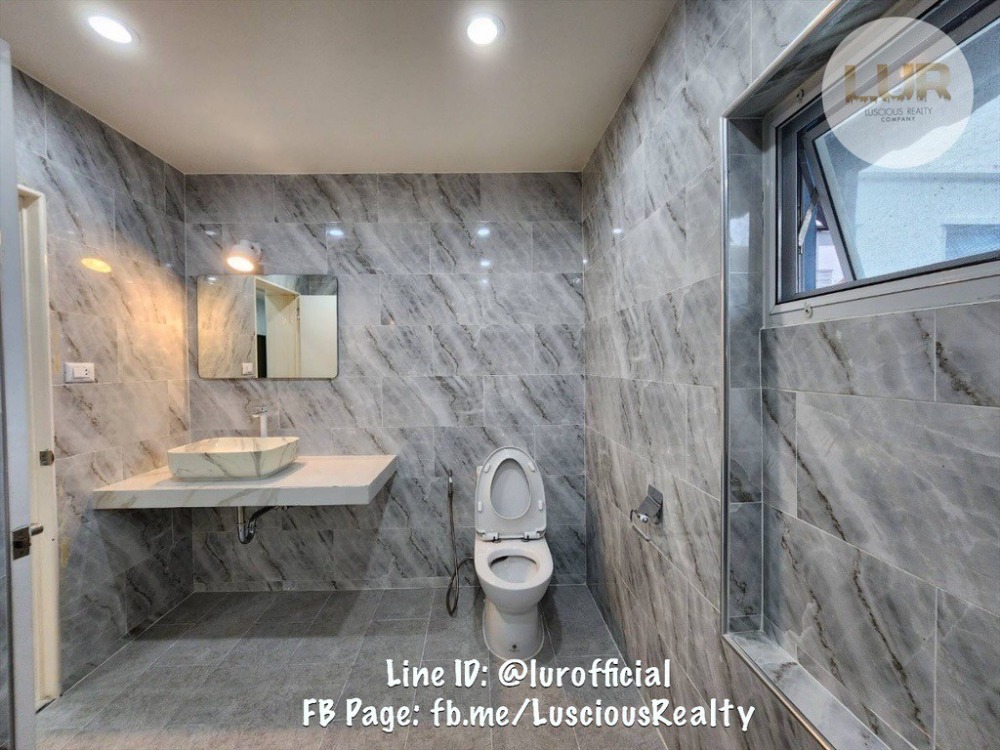 ขายบ้านสุขุมวิท อโศก ทองหล่อ : ขายบ้านพร้อมพงษ์ ทองหล่อ RARE ITEM 2 ชั้น  4 นอน 3 น้ำ 44 วา 