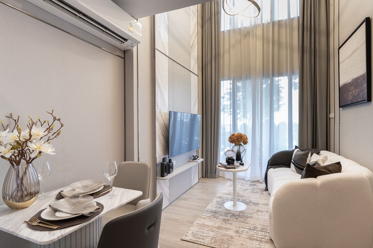 For SaleCondoBangna, Bearing, Lasalle : Last 5 units!! 2 HOUSEHOLD STORES The best deal of the year!! HOUSEHOLD 5.99 million.* Free! Fully furnished + free transfer fee* Spacious living, beautiful view, corner room in every unit with 2 parking rights at 𝗜𝗗𝗘𝗢 𝗠𝗢𝗕𝗜 Sukhumvit