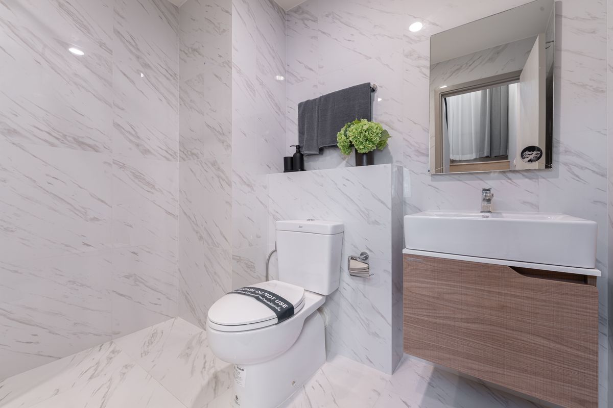 For SaleCondoBangna, Bearing, Lasalle : Last 5 units!! 2 HOUSEHOLD STORES The best deal of the year!! HOUSEHOLD 5.99 million.* Free! Fully furnished + free transfer fee* Spacious living, beautiful view, corner room in every unit with 2 parking rights at 𝗜𝗗𝗘𝗢 𝗠𝗢𝗕𝗜 Sukhumvit