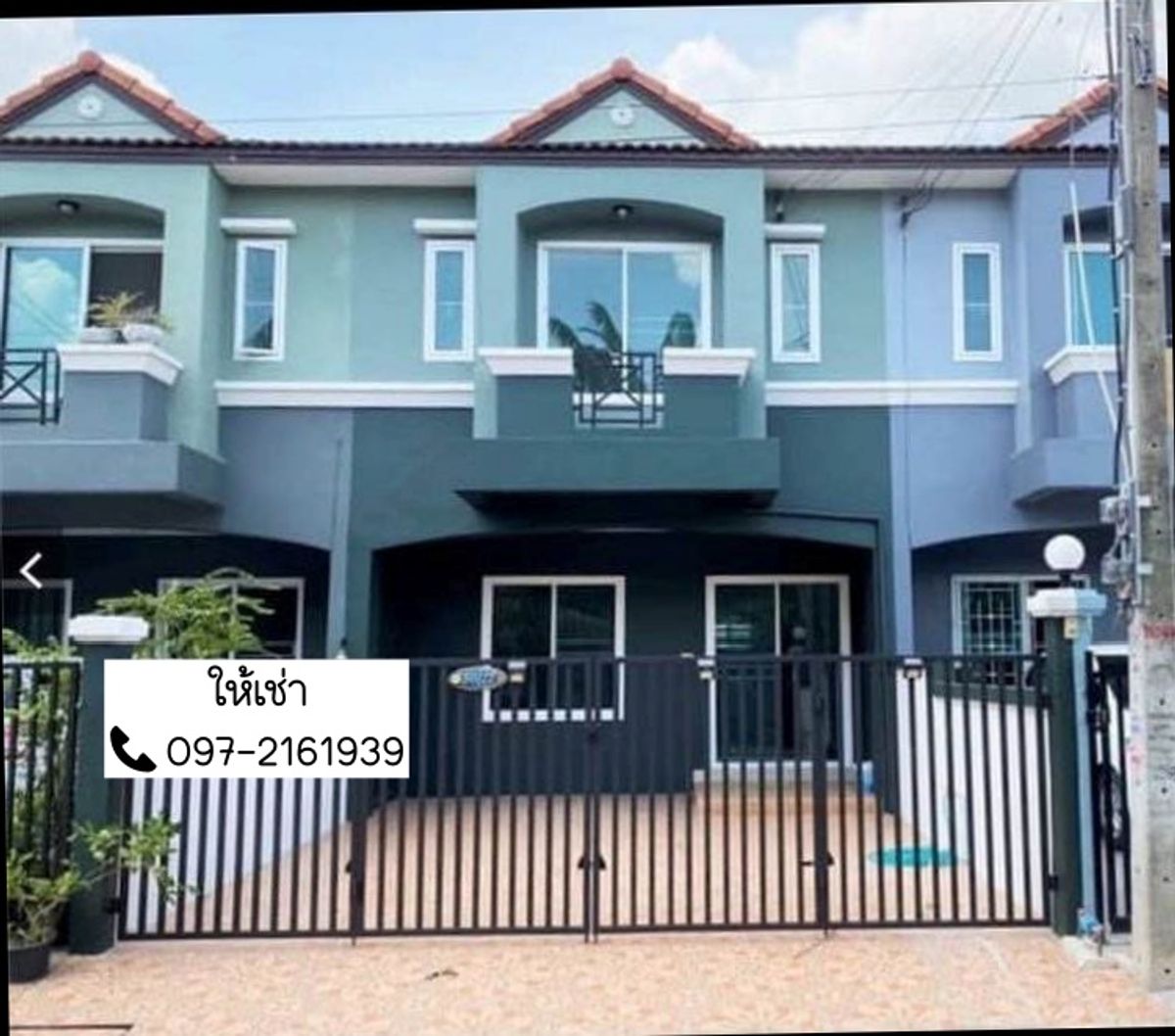 For RentTownhomeNawamin, Ramindra : For rent: 2-storey townhouse, corner unit, KC 6 Phraya Suren - Ram Intra, near Fashion Island shopping mall, can enter Soi Ram Intra 109.