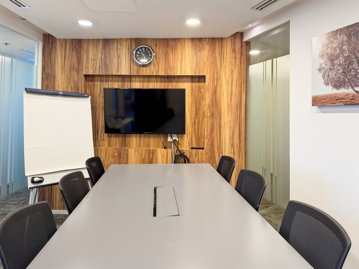 ให้เช่าสำนักงานสีลม ศาลาแดง บางรัก : เข้าใช้งาน Office Space ระดับมืออาชีพซึ่งรวมทุกอย่างแล้ว สำหรับ 10 คน ที่ Regus Chartered Square