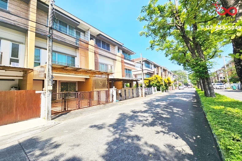 For SaleTownhomePattanakan, Srinakarin : Townhouse for sale, 3 floors, Plus City Park Srinakarin - Suan Luang Rama 9, area 23 square wah, Srinakarin Road