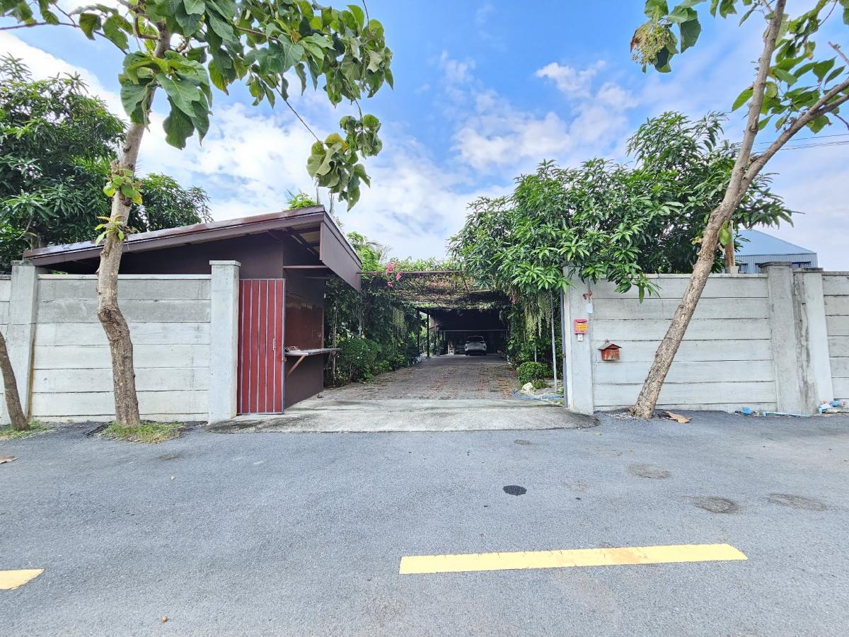 For SaleHouseNawamin, Ramindra : House for sale in Sai Mai District, Bangkok. Good atmosphere, quiet, suitable for a home.