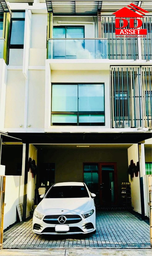 For SaleTownhomeKaset Nawamin,Ladplakao : For sale/for rent 3-storey townhouse, The Landmark Ekamai-Ramindra (The Landmark Ekamai-Ramindra) Code: T8097