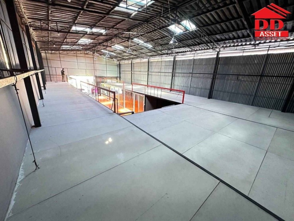 For SaleWarehouseUbon Ratchathani : Warehouse for sale in the center of Warin Chamrap, Ubon Ratchathani, with office and bathroom inside. Code: F8020