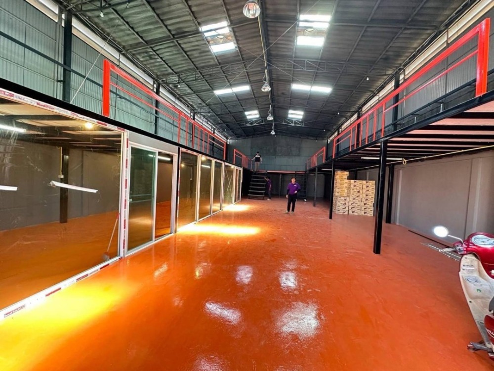 For SaleWarehouseUbon Ratchathani : Warehouse for sale in the center of Warin Chamrap, Ubon Ratchathani, with office and bathroom inside. Code: F8020
