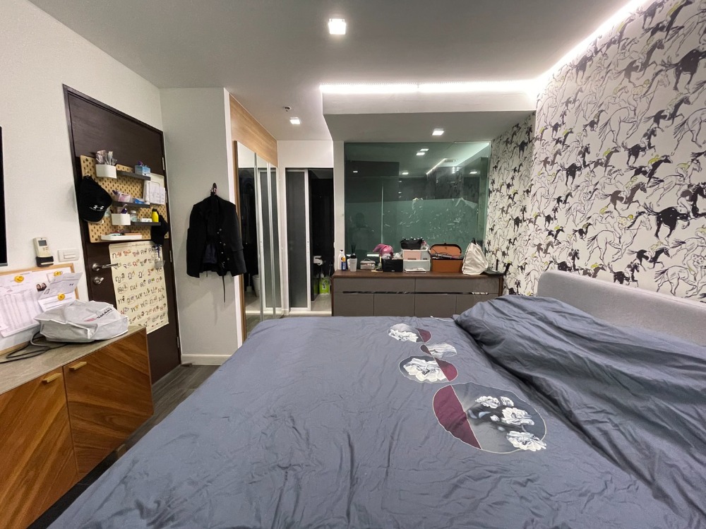 For SaleCondoSathorn, Narathiwat : Urgent sale Rhythm Sathorn, beautiful room, decorated, ready to move in, 45 sq m, price only 5.55 million