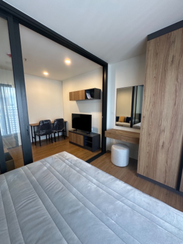 For RentCondoLadprao, Central Ladprao : 🔥For Rent Now! 🔥The Line Vibe, spacious room, fully furnished with furniture and appliances, ready to move in immediately. Convenient location near BTS 5 Yaek Ladprao station❗