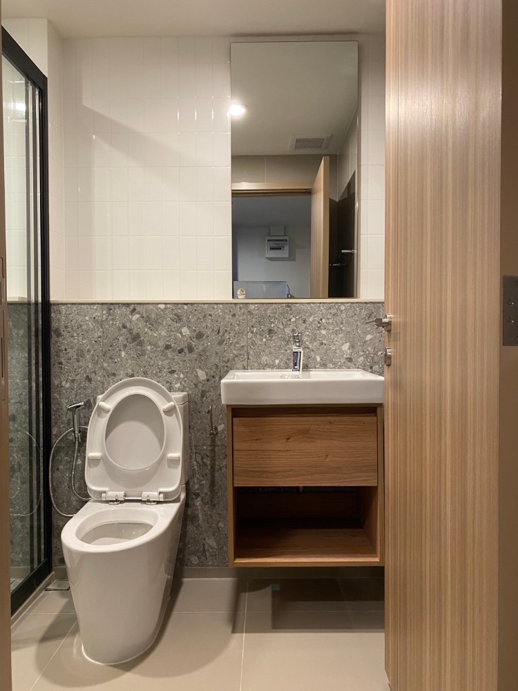 For RentCondoLadprao, Central Ladprao : 🔥For Rent Now! 🔥The Line Vibe, spacious room, fully furnished with furniture and appliances, ready to move in immediately. Convenient location near BTS 5 Yaek Ladprao station❗