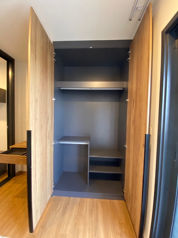 For RentCondoLadprao, Central Ladprao : 🔥For Rent Now! 🔥The Line Vibe, spacious room, fully furnished with furniture and appliances, ready to move in immediately. Convenient location near BTS 5 Yaek Ladprao station❗