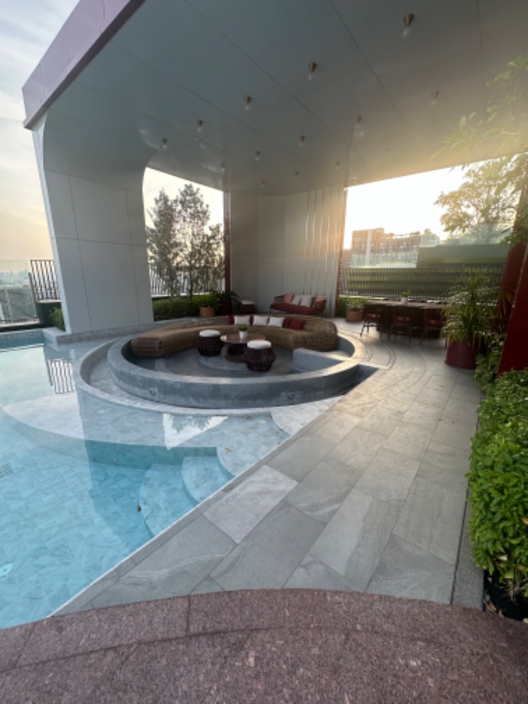 For RentCondoLadprao, Central Ladprao : 🔥For Rent Now! 🔥The Line Vibe, spacious room, fully furnished with furniture and appliances, ready to move in immediately. Convenient location near BTS 5 Yaek Ladprao station❗