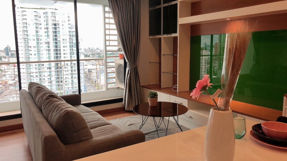 For SaleCondoRatchathewi,Phayathai : Baan Klang Krung Siam Pathumwan【𝐒𝐄𝐋𝐋】🔥Warm contemporary design, near BTS Ratchathewi, high view, ready to move in🔥 Contact Line ID: @hacondo