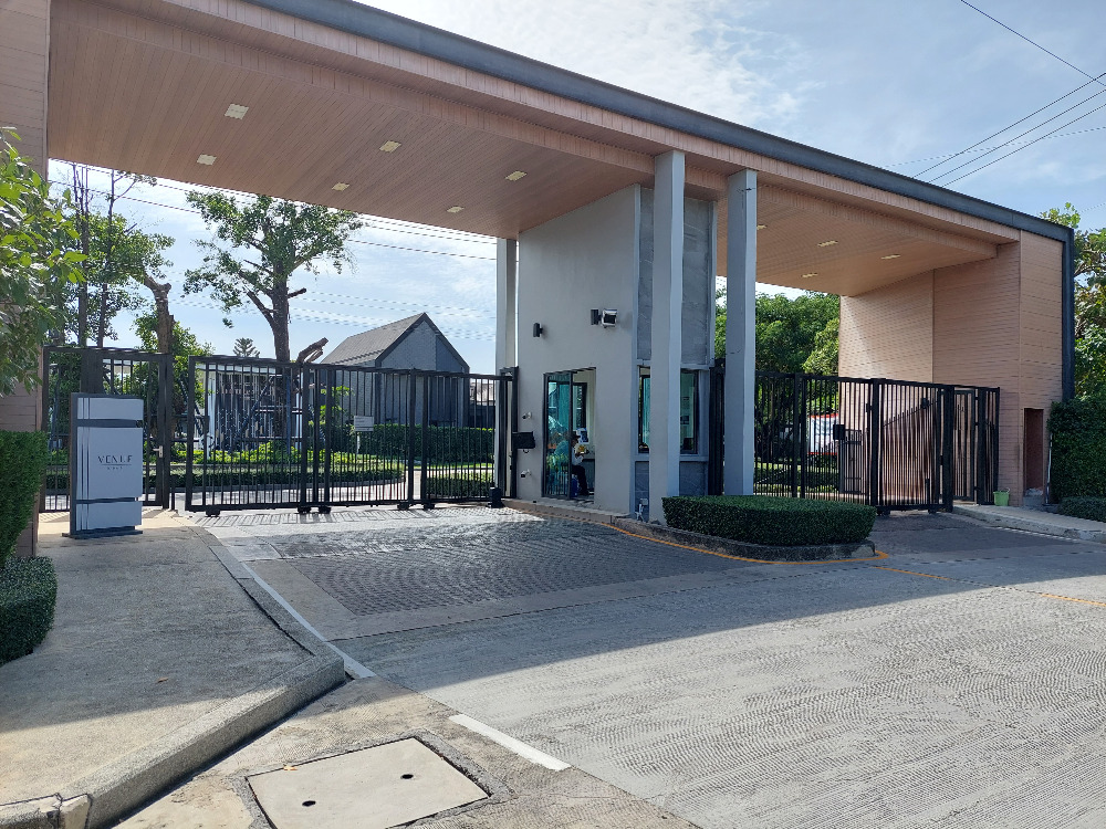 ขายบ้านมีนบุรี-ร่มเกล้า : บ้านเดี่ยว วิวสวนโครงการ เวนิว พระราม9 (Venue Rama 9)