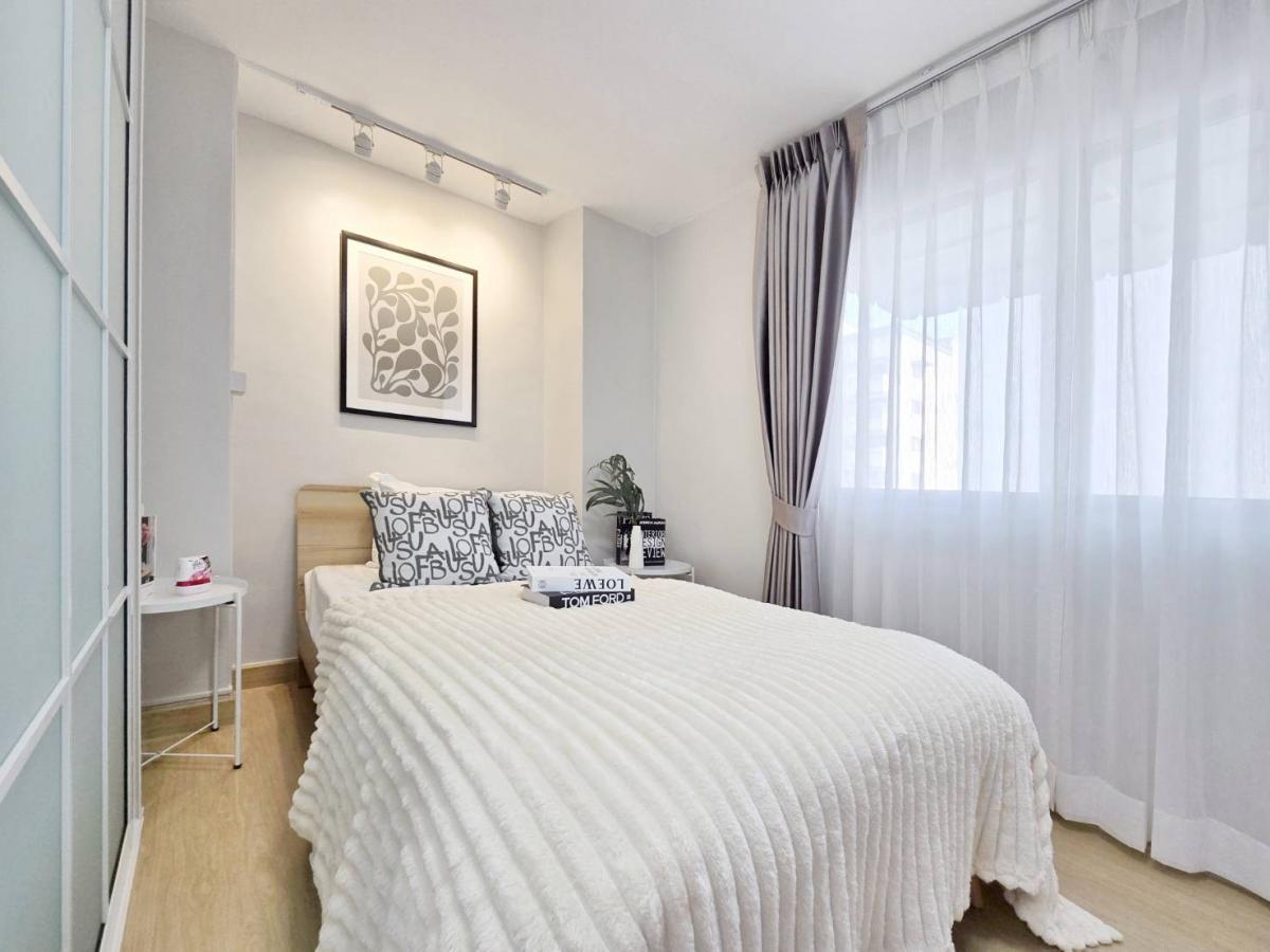 ขายคอนโดเสรีไทย-นิด้า : 🔥 อย่ารอช้า! คอนโด 2 ห้องนอน 1 ห้องน้ำ  ระเบียงกว้างนั่งชิลๆ ได้ทุกวัน 📍ทำเลปัง ใกล้เดอะมอลล์ บางกะปิ 🌳อัสสกาญจน์เพลส🌳