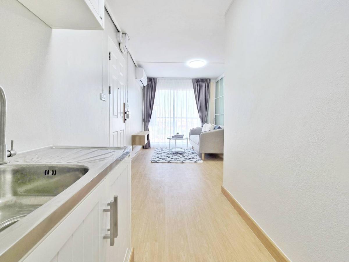 ขายคอนโดเสรีไทย-นิด้า : 🔥 อย่ารอช้า! คอนโด 2 ห้องนอน 1 ห้องน้ำ  ระเบียงกว้างนั่งชิลๆ ได้ทุกวัน 📍ทำเลปัง ใกล้เดอะมอลล์ บางกะปิ 🌳อัสสกาญจน์เพลส🌳