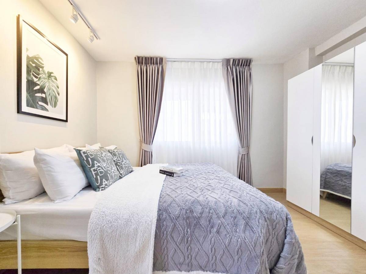 ขายคอนโดเสรีไทย-นิด้า : 🔥 อย่ารอช้า! คอนโด 2 ห้องนอน 1 ห้องน้ำ  ระเบียงกว้างนั่งชิลๆ ได้ทุกวัน 📍ทำเลปัง ใกล้เดอะมอลล์ บางกะปิ 🌳อัสสกาญจน์เพลส🌳