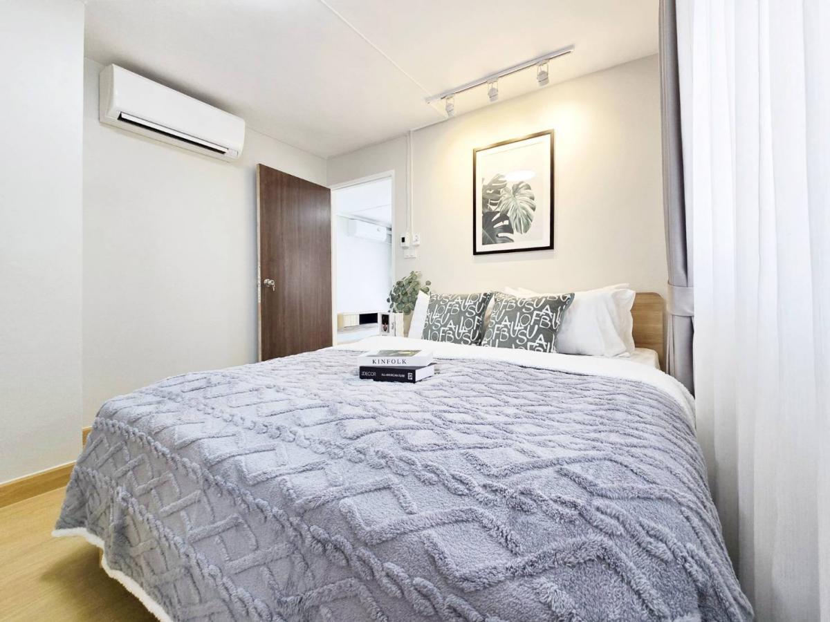 ขายคอนโดเสรีไทย-นิด้า : 🔥 อย่ารอช้า! คอนโด 2 ห้องนอน 1 ห้องน้ำ  ระเบียงกว้างนั่งชิลๆ ได้ทุกวัน 📍ทำเลปัง ใกล้เดอะมอลล์ บางกะปิ 🌳อัสสกาญจน์เพลส🌳