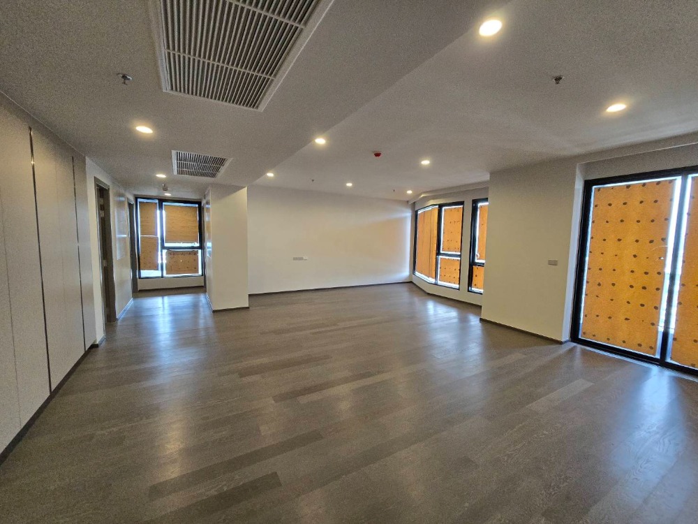 For SaleCondoKhlongtoei, Kluaynamthai : Urgent! Special room Penthouse 3BR + 1BR Coco Parc with furniture 256.37sq.m. only 65Mb Tel. 0957615782