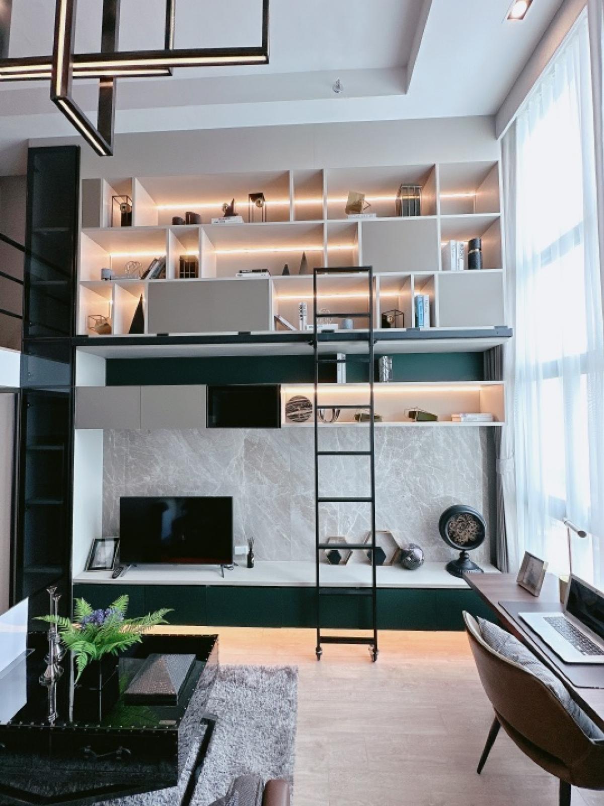 ขายคอนโดพระราม 9 เพชรบุรีตัดใหม่ RCA : 𝐈𝐃𝐄𝐎 𝐀𝐬𝐨𝐤𝐞 𝐑𝐚𝐦𝐚𝟗 ห้องใหม่ 2 ชั้น ขายขาดทุน เข้าอยู่ได้เลย แต่งครบ พร้อมอยู่ 𝟓.𝟏 ล้าน ฟรีดาวน์ 0 บาท คอนโด เงินเหลือ