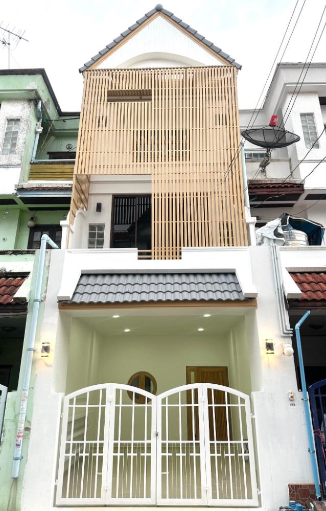ขายบ้านลาดพร้าว เซ็นทรัลลาดพร้าว : ( รหัส AM1118 ) ขายบ้าน Rom Ruen โชคชัย 4  ใกล้รร.สตรีวิทยา2 6นาที เซ็นทรัลอีสวิลล์ 10นาที