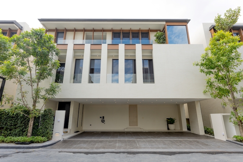 For SaleHousePattanakan, Srinakarin : Park Heritage Phatthanakan 20🏡3-storey detached house, size 568 sq m., 75 sq wa., starting at 62.9 MB. Contact to make an appointment to view Tel.0922635410 (Earth)