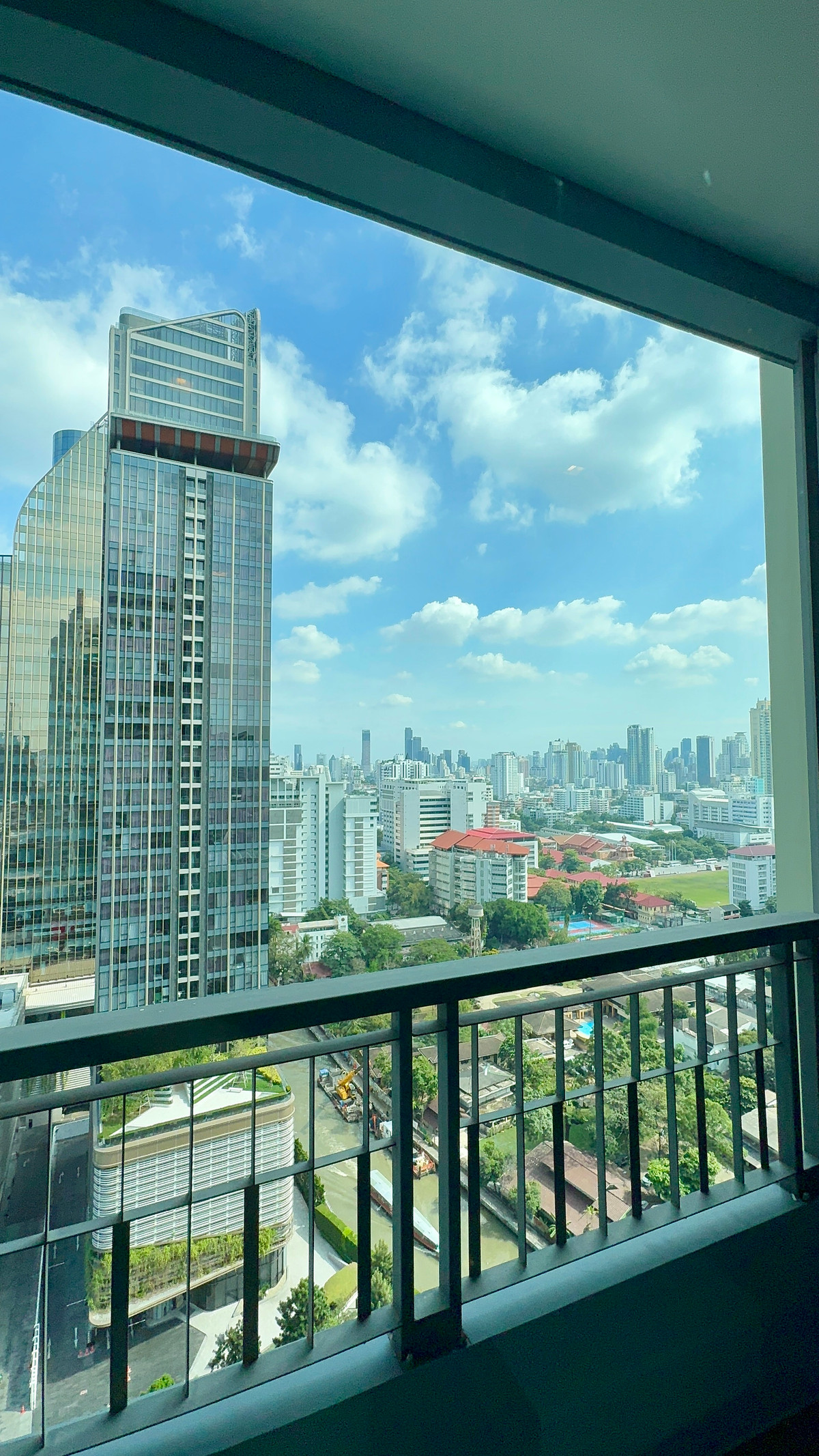 ให้เช่าคอนโดพระราม 9 เพชรบุรีตัดใหม่ RCA : ให้เช่า คอนโด Q asoke 1 ห้องนอน มีอ่างอาบน้ำ