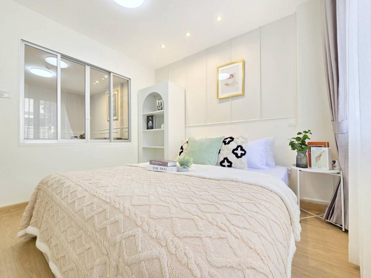 ขายคอนโดรามคำแหง หัวหมาก : ค่าเช่าเดือนละหลายพัน แป๊บเดียวก็หายไป แต่ถ้าจ่ายเท่ากันแล้วได้เป็นเจ้าของเองดีกว่าไหม? 🌿ลุมพินี คอนโดทาวน์ บดินทร์เดชา-รามคำแหง (Lumpini CondoTown Bodindecha-Ramkhamhaeng)🌿 พร้อมให้คุณมีบ้านเป็นของตัวเอง ในราคาที่คุ้มกว่าเช่า 💸