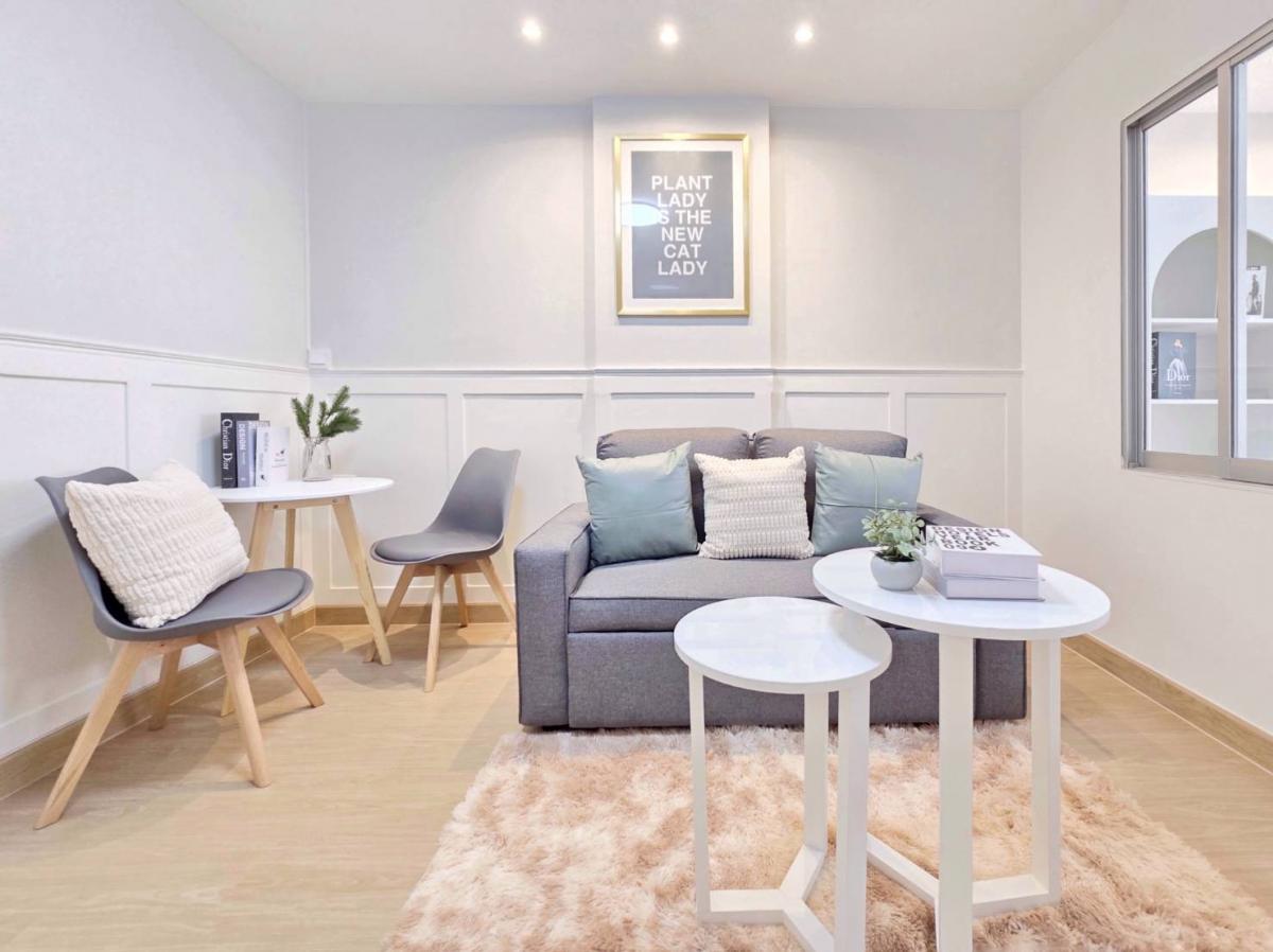 ขายคอนโดรามคำแหง หัวหมาก : ค่าเช่าเดือนละหลายพัน แป๊บเดียวก็หายไป แต่ถ้าจ่ายเท่ากันแล้วได้เป็นเจ้าของเองดีกว่าไหม? 🌿ลุมพินี คอนโดทาวน์ บดินทร์เดชา-รามคำแหง (Lumpini CondoTown Bodindecha-Ramkhamhaeng)🌿 พร้อมให้คุณมีบ้านเป็นของตัวเอง ในราคาที่คุ้มกว่าเช่า 💸