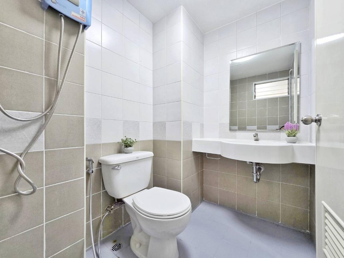 ขายคอนโดรามคำแหง หัวหมาก : ค่าเช่าเดือนละหลายพัน แป๊บเดียวก็หายไป แต่ถ้าจ่ายเท่ากันแล้วได้เป็นเจ้าของเองดีกว่าไหม? 🌿ลุมพินี คอนโดทาวน์ บดินทร์เดชา-รามคำแหง (Lumpini CondoTown Bodindecha-Ramkhamhaeng)🌿 พร้อมให้คุณมีบ้านเป็นของตัวเอง ในราคาที่คุ้มกว่าเช่า 💸