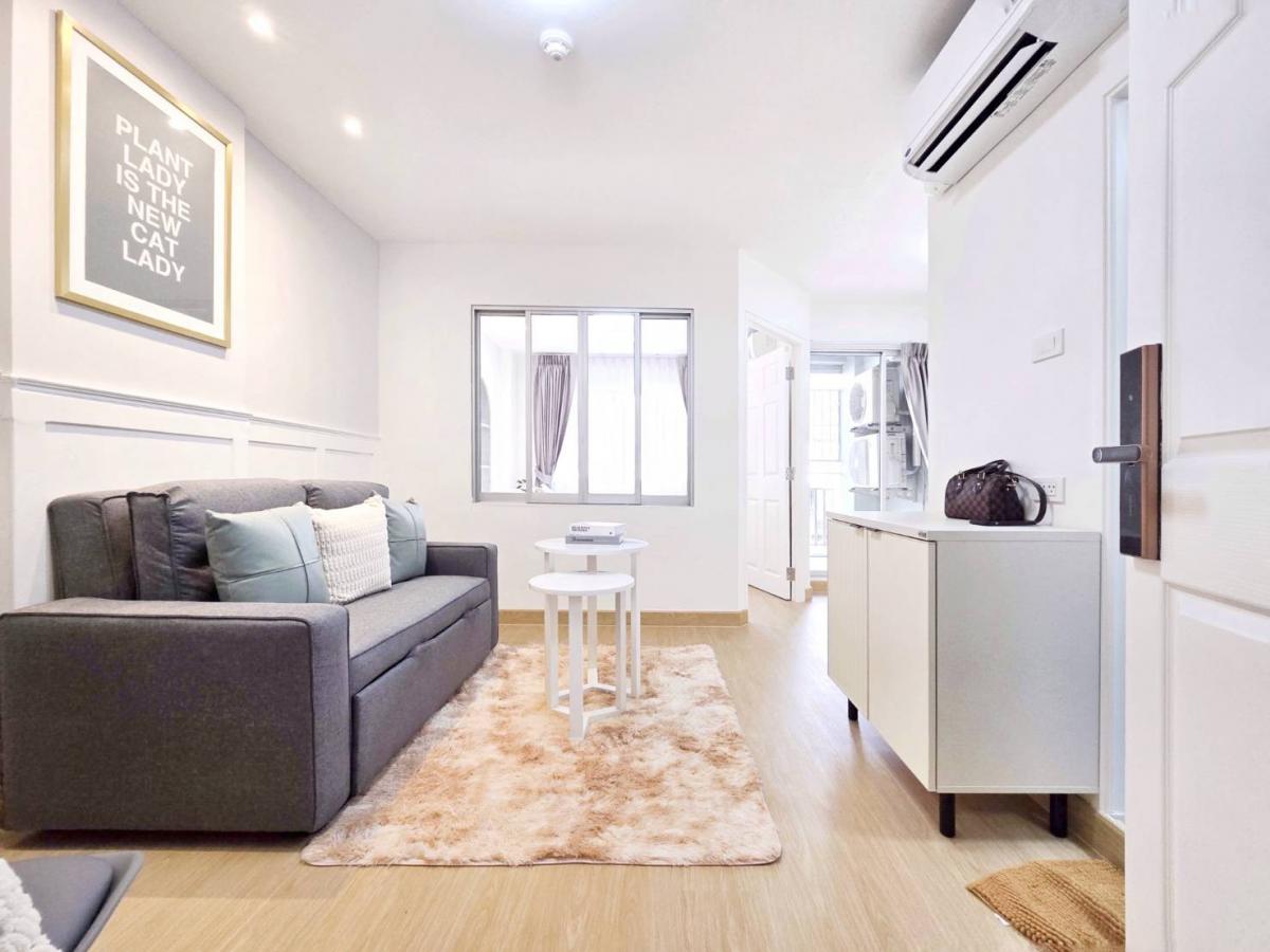 ขายคอนโดรามคำแหง หัวหมาก : ค่าเช่าเดือนละหลายพัน แป๊บเดียวก็หายไป แต่ถ้าจ่ายเท่ากันแล้วได้เป็นเจ้าของเองดีกว่าไหม? 🌿ลุมพินี คอนโดทาวน์ บดินทร์เดชา-รามคำแหง (Lumpini CondoTown Bodindecha-Ramkhamhaeng)🌿 พร้อมให้คุณมีบ้านเป็นของตัวเอง ในราคาที่คุ้มกว่าเช่า 💸