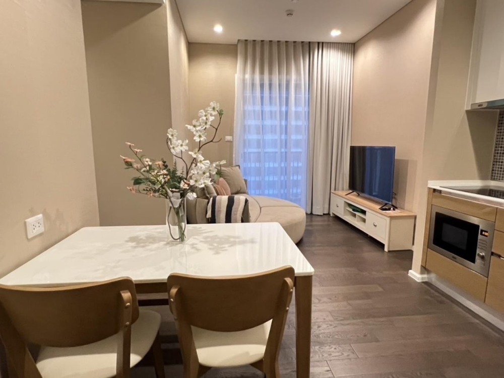 For SaleCondoLadprao, Central Ladprao : S-TRSD110  Condo for sale, The Saint Residences, 28th floor, 2 bedrooms, 54 sqm. 5.9 million, 064-959-8900