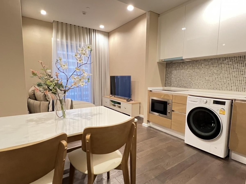 For SaleCondoLadprao, Central Ladprao : S-TRSD110  Condo for sale, The Saint Residences, 28th floor, 2 bedrooms, 54 sqm. 5.9 million, 064-959-8900