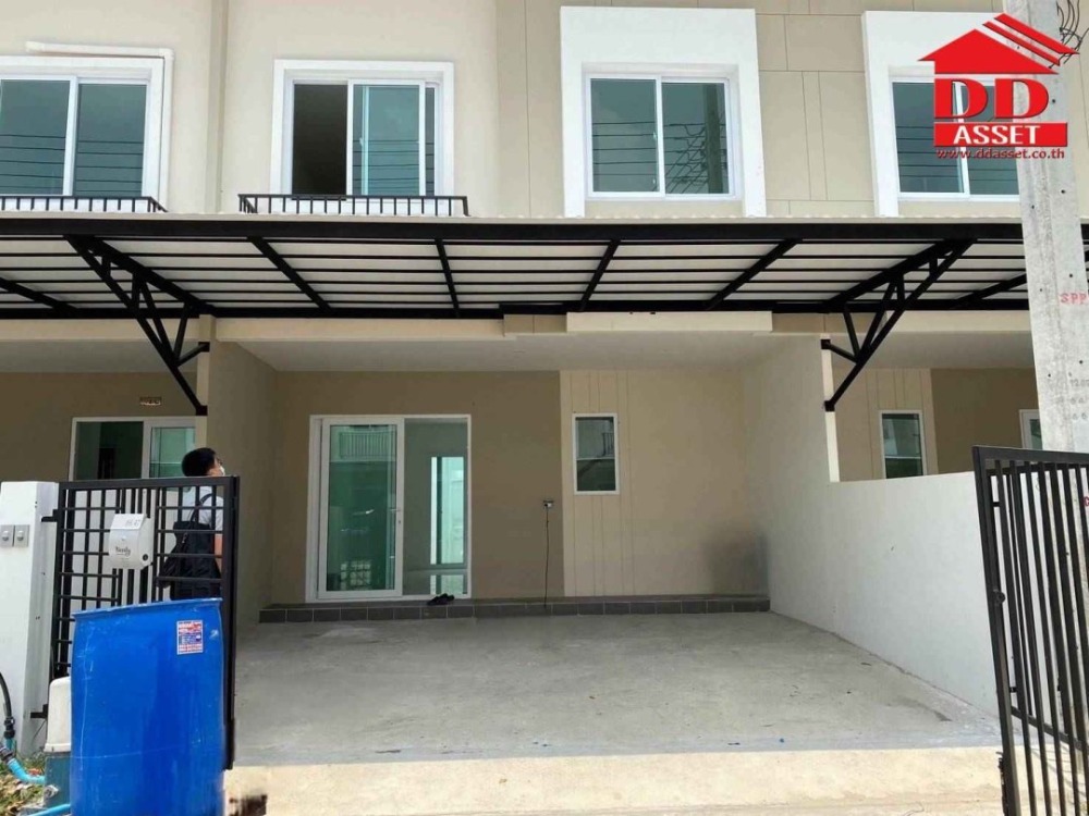 For RentPathum Thani,Rangsit, Thammasat : For rent/sale, 2-storey townhouse, Blessity Park Wongwaen-Lumlukka project, only 100 meters from Lam Luk Ka Road, code: T8099