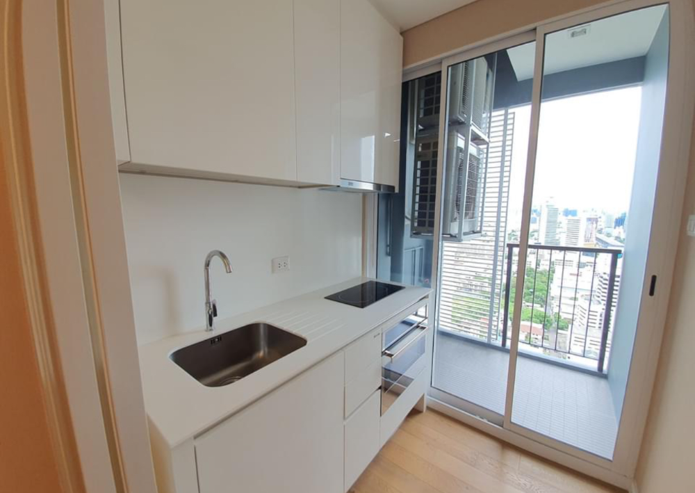 For SaleCondoLadprao, Central Ladprao : Urgent sale! 🔥The Saint Residences🔥 Lat Phrao location, great for living or investing.