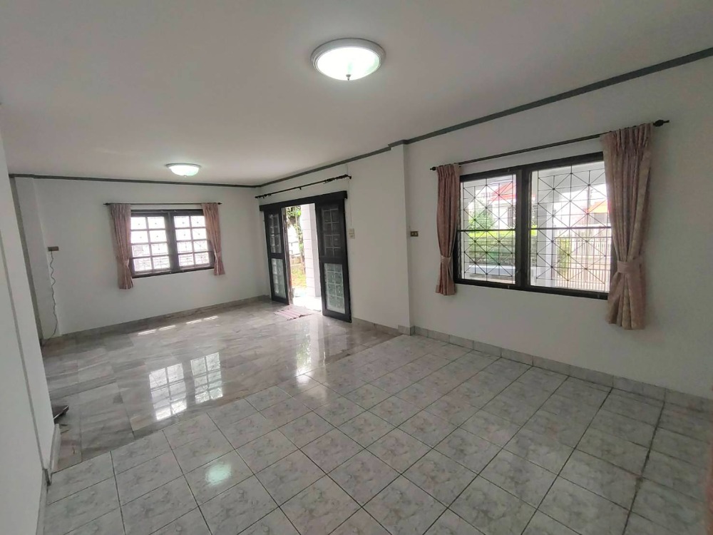 For SaleHouseNawamin, Ramindra : Urgently sale, Detached house, ready to move in, near shopping malls, markets, schools, expressway entrance/exit points