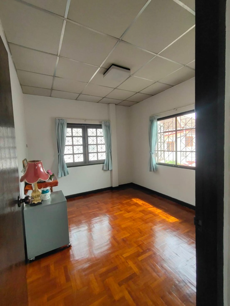 For SaleHouseNawamin, Ramindra : Urgently sale, Detached house, ready to move in, near shopping malls, markets, schools, expressway entrance/exit points