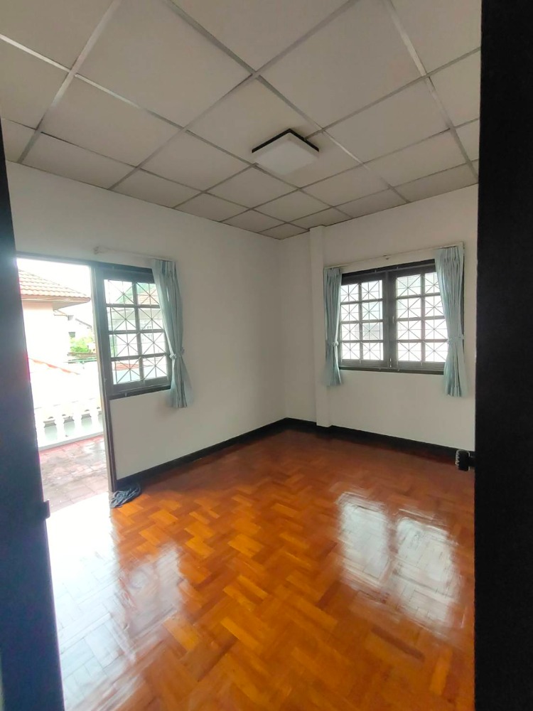 For SaleHouseNawamin, Ramindra : Urgently sale, Detached house, ready to move in, near shopping malls, markets, schools, expressway entrance/exit points