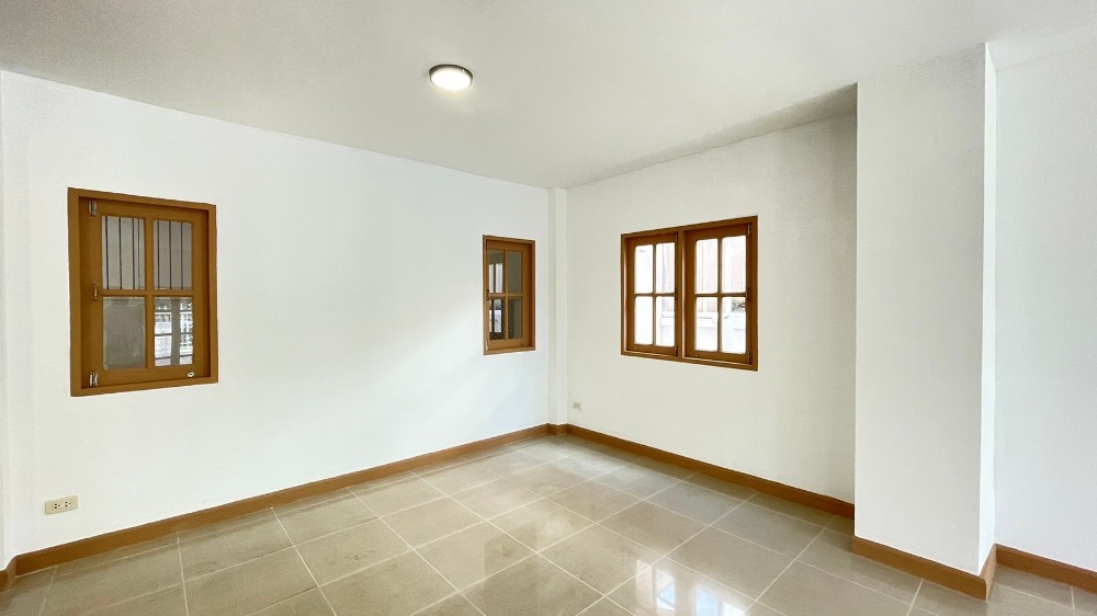 ขายบ้านนนทบุรี บางใหญ่ บางบัวทอง : ขายด่วน! บ้านแฝดสวย บรรยากาศดี ม.ลลิล อิน เดอะ พาร์ค บางใหญ่