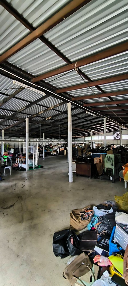 ขายโรงงานอ่อนนุช อุดมสุข : ขายที่ดินแถมตึกใกล้BTSและสายสีเหลือง 1047.5 ตร.ว.(2ไร่ 2งาน 47.6ตร.ว) จากปากซอยอ่อนนุช25 เพียง 30เมตร ใกล้ BTS อ่อนนุช ใกล้รถไฟฟ้าสายสีเหลือง เดินทางสะดวก