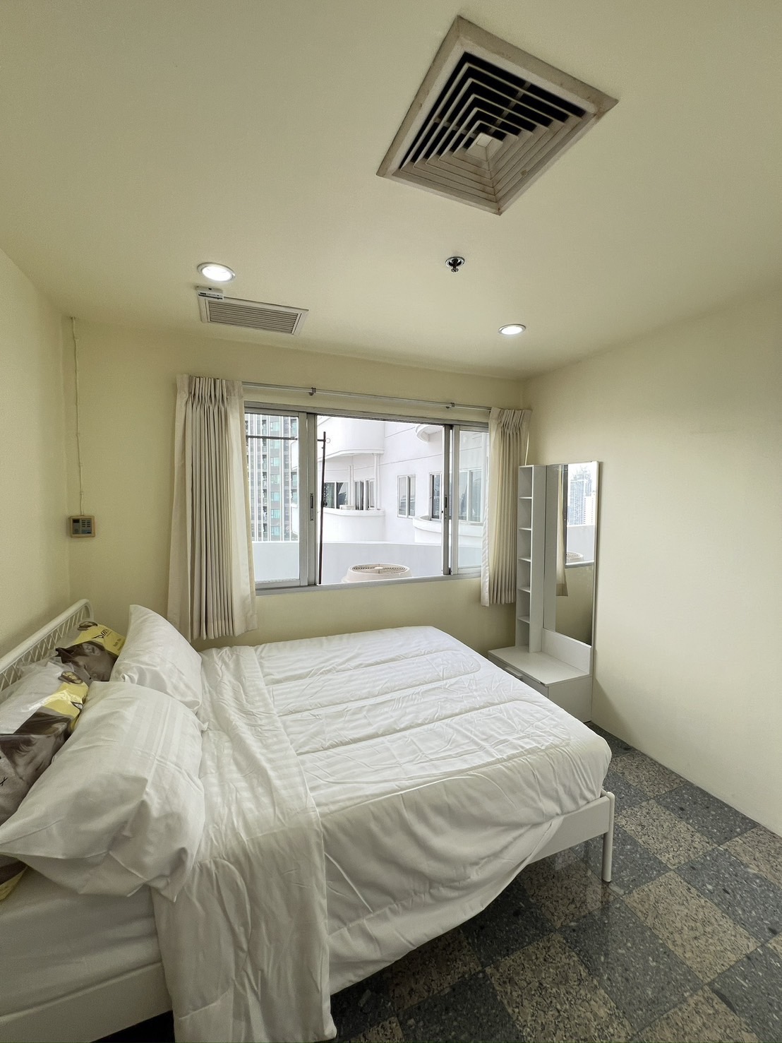 ให้เช่าคอนโดวิทยุ ชิดลม หลังสวน : Wittayu Complex, 3 bed, 52000 per month