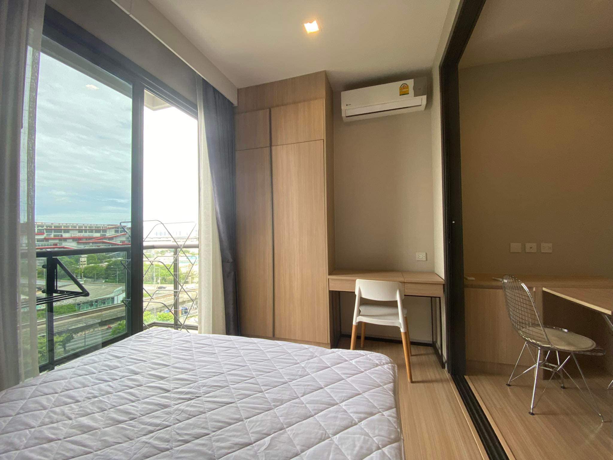 For RentCondoSapankwai,Jatujak : M Jatujak, 1 bed, 18000 per month