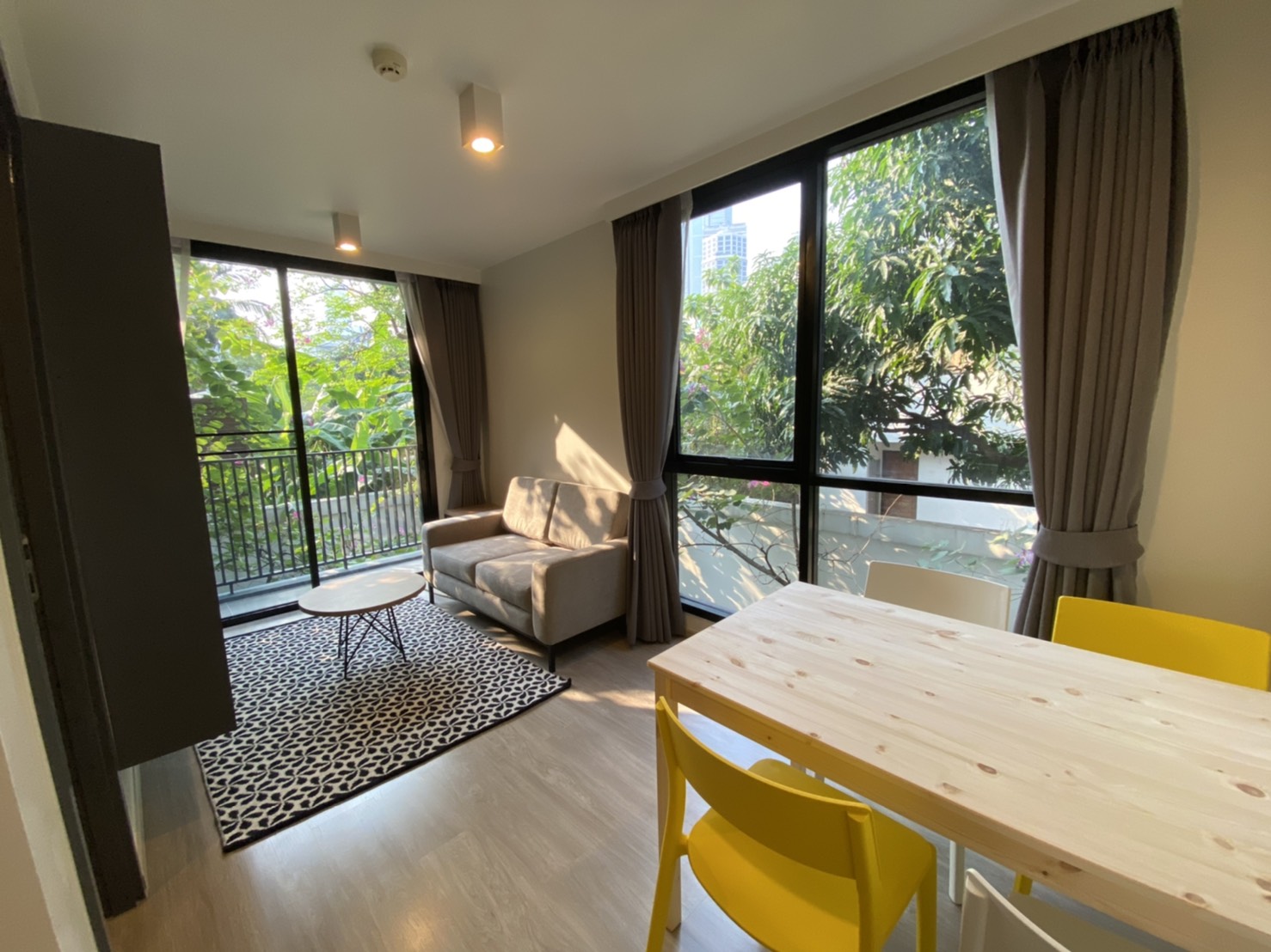 ให้เช่าคอนโดวิทยุ ชิดลม หลังสวน : Maestro 02 Ruamrudee, 2 bed, 32000 per month