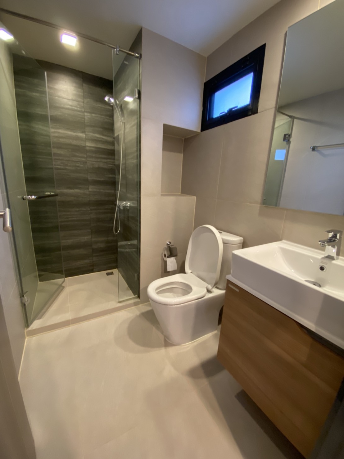 ให้เช่าคอนโดวิทยุ ชิดลม หลังสวน : Maestro 02 Ruamrudee, 2 bed, 32000 per month