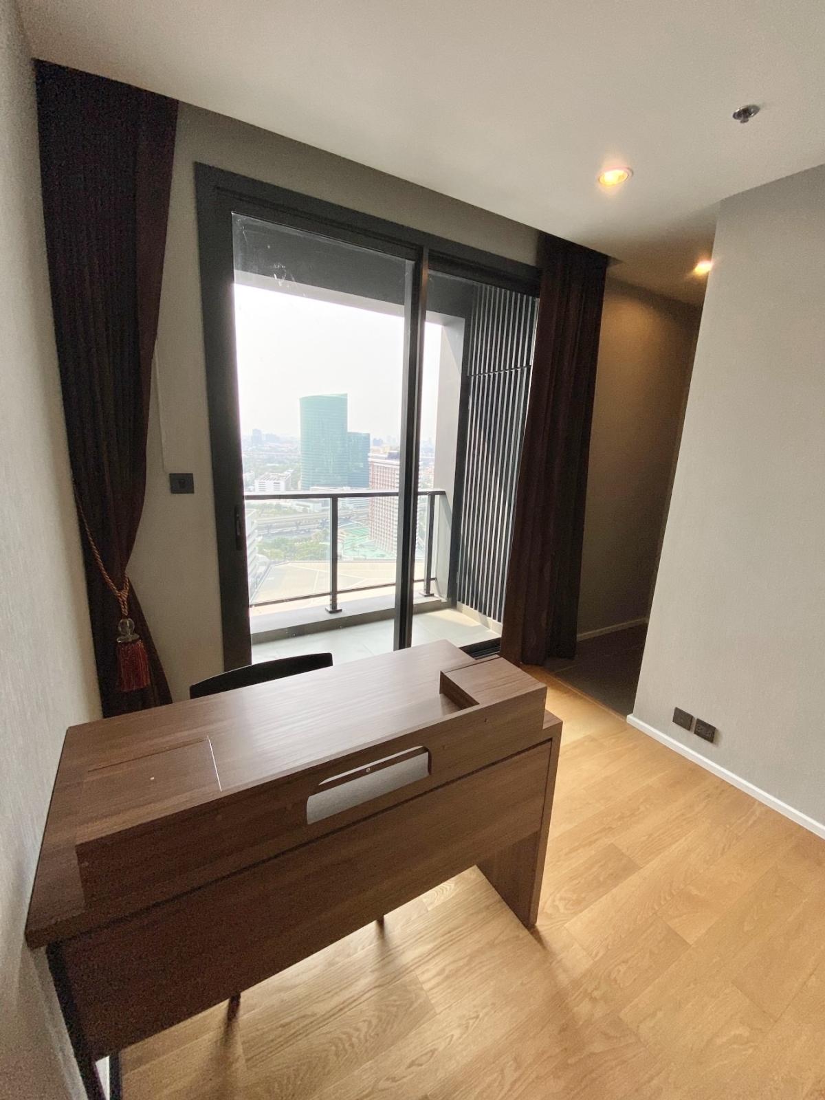 For SaleCondoLadprao, Central Ladprao : Luxury 3-bedroom 155 sq.m. at M Ladprao in the city centerClose to BTS Ha Yeak Ladprao for only 31.9 million!