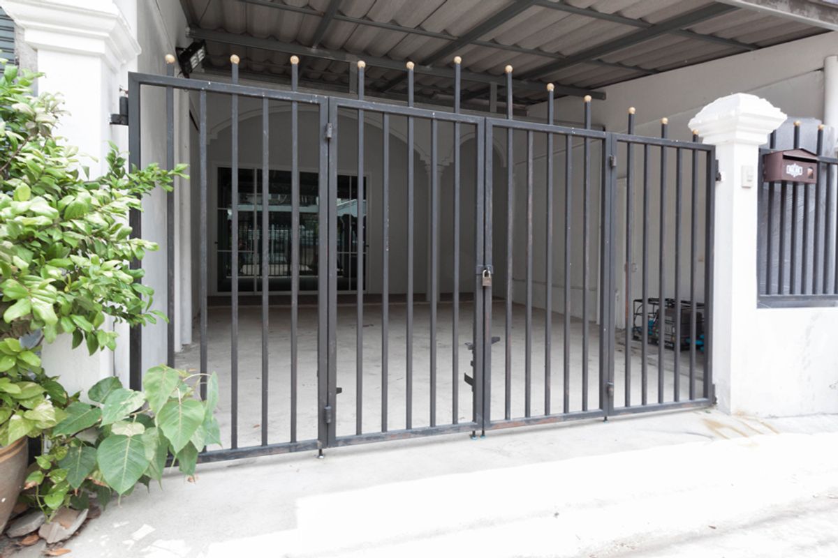 For RentTownhomeSeri Thai, Ramkhamhaeng Nida : Rent 2 -story townhouse, Ramkhamhaeng 6 (the owner released by himself)
