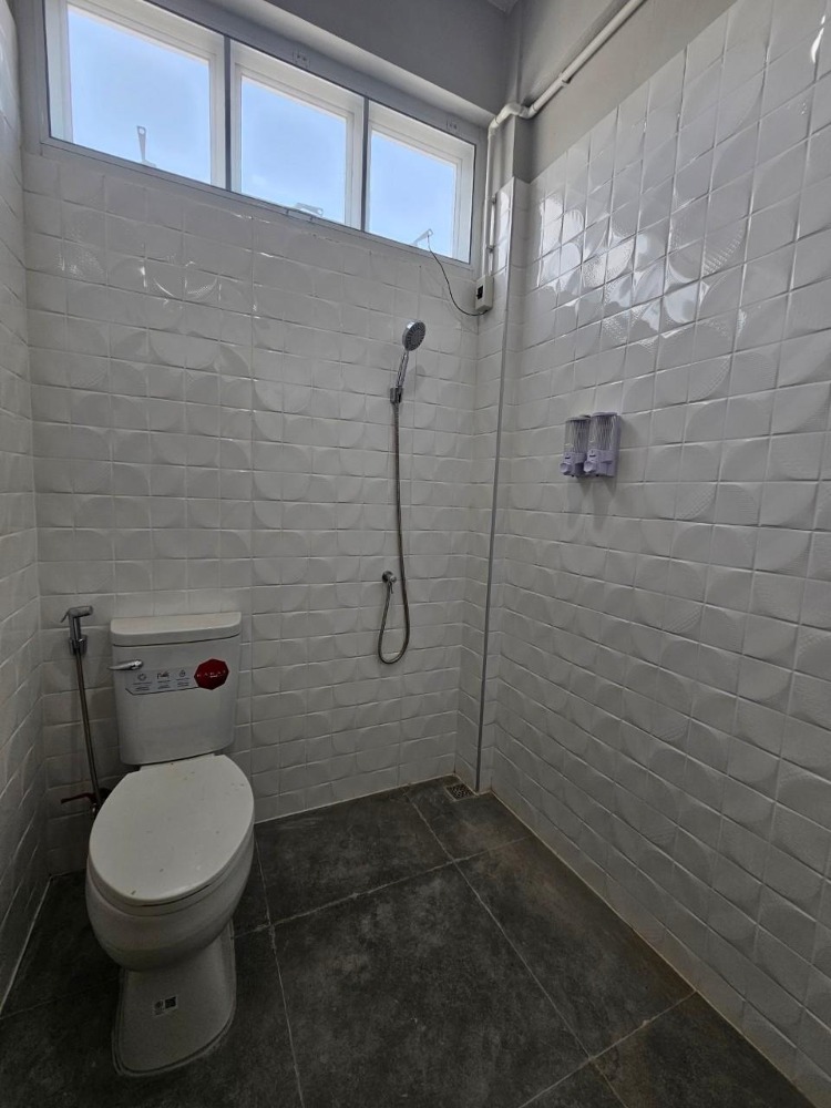 For RentShop HouseKasetsart, Ratchayothin : Townhome Wat Phra Sri, available for rent, suitable for use as an office, warehouse, etc.