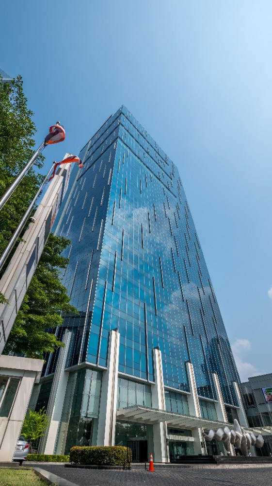 ให้เช่าพระราม 9 เพชรบุรีตัดใหม่ RCA : Meet, work or collaborate in our professional Regus AIA Capital Center business centre